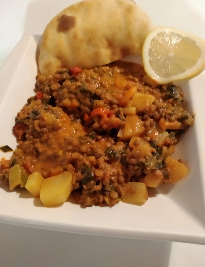 Linsen mit Gemüse, Zitrone und Ananas